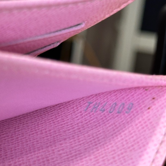 Louis Vuitton White Multicolor Joey Bifold Wallet - Picture 13 of 15